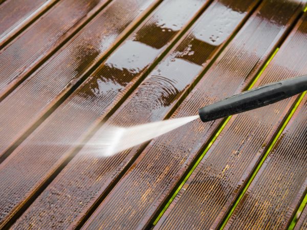 Deck Pressure Washing in Lafayette