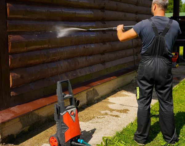 Log Home Pressure Washing in Lafayette