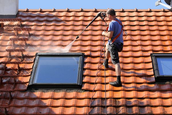Roof Surface Cleaning