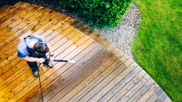 Deck Pressure Cleaning in Lafayette