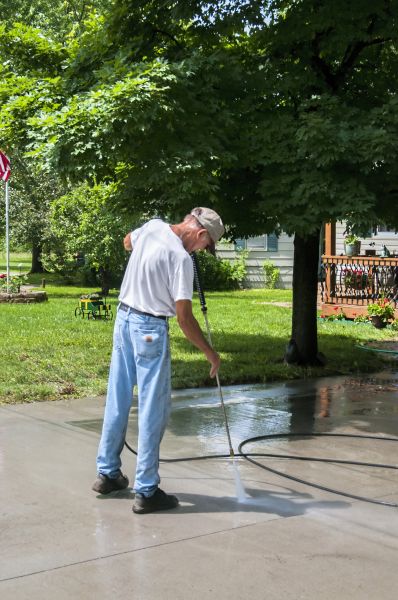 Driveway Concrete Cleaning in Lafayette