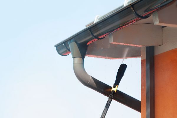 Eaves Power Washing in Lafayette